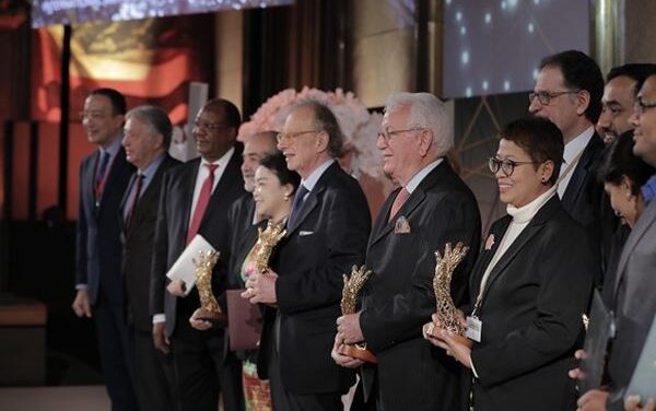 Gherardo Colombo riceve il ‘Premio ONU International Ace Award’ per una vita spesa contro la corruzione