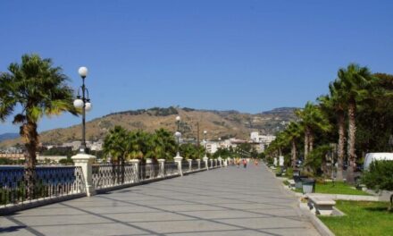 Vaccinazioni a Reggio Calabria, i sindaci: “Gestione disastrosa, Longo si faccia garante per organizzare vaccinazioni insieme ai Comuni”