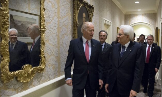 Mattarella a Biden:  «Esprimo, a nome della Repubblica italiana e mio personale, i più calorosi rallegramenti per la Sua elezione alla Presidenza degli Stati Uniti d’America»