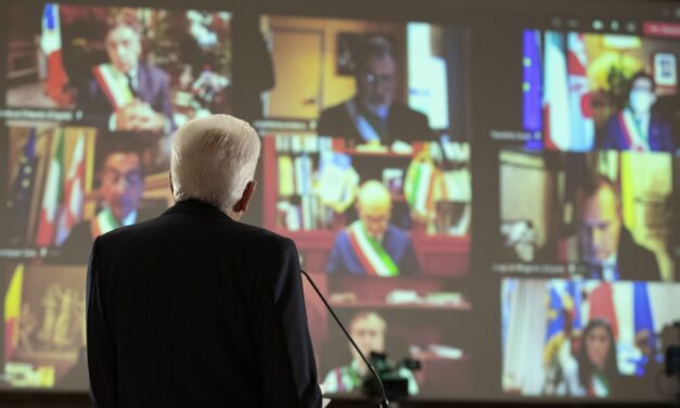 Covid, Mattarella all’Anci: «Dobbiamo far ricorso alle nostre capacità e al nostro senso di responsabilità per creare convergenze e collaborazione»