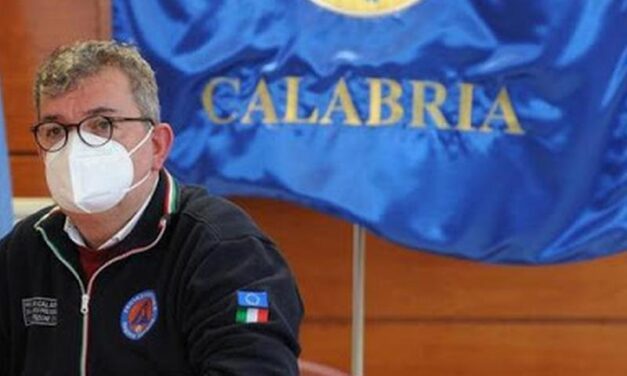 SCUOLE CALABRIA, ORDINANZA DI SPIRLÌ: DAD FINO AL 15 GENNAIO PER ELEMENTARI E MEDIE, AL 31 PER LE SUPERIORI