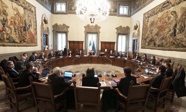 A Palazzo Chigi la prima riunione del Consiglio dei Ministri