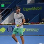 Il ritorno di Roger Federer: incanta, commette errori gratuiti, sorride e vince