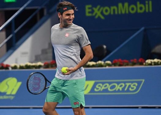 Il ritorno di Roger Federer: incanta, commette errori gratuiti, sorride e vince