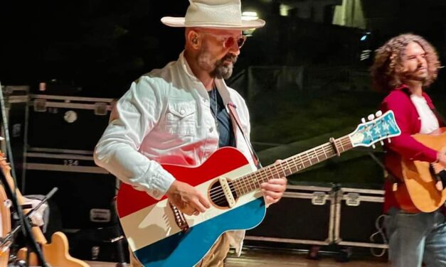 In migliaia a S. Giovanni in Fiore per il Country blues di Joe Bastianich e la Terza classe
