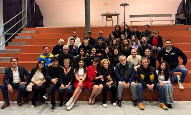 La Scuola di Recitazione della Calabria al fianco della produzione del film “Due famiglie, un funerale”